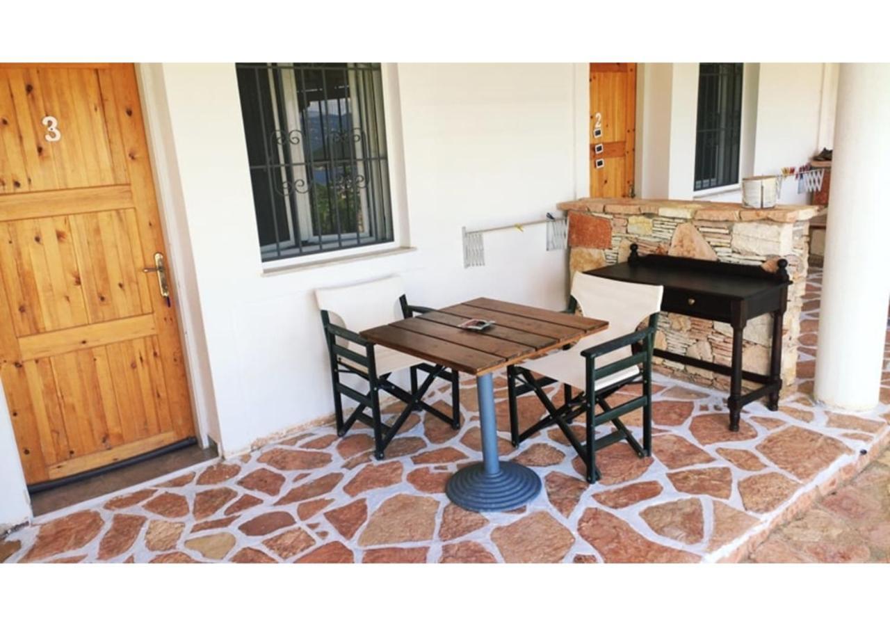 John'S Guesthouse Ksamil Exterior foto
