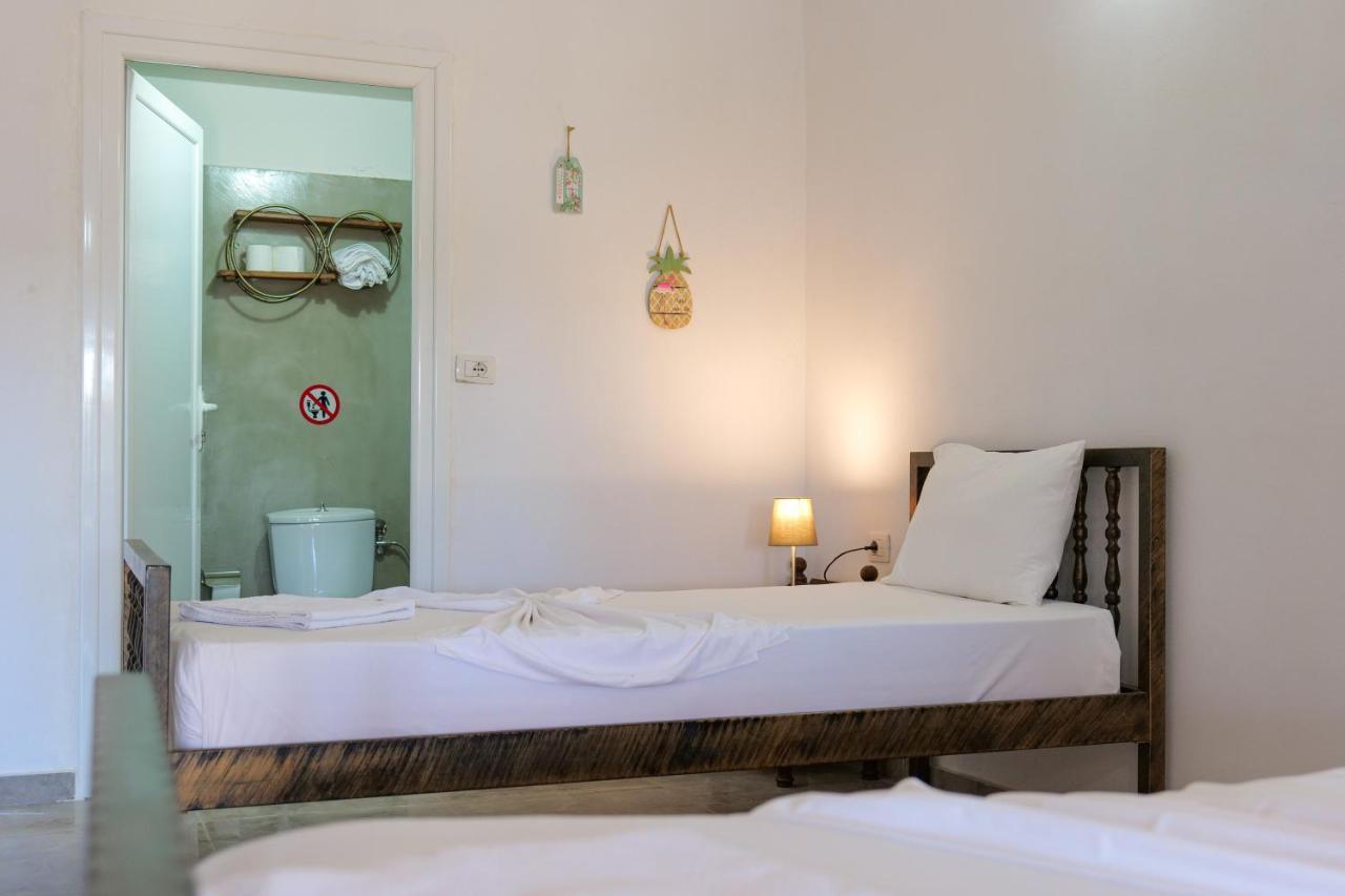 John'S Guesthouse Ksamil Exterior foto